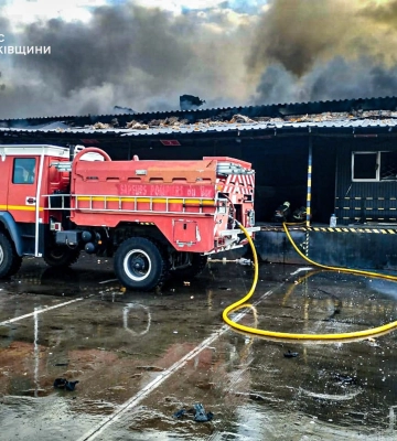 Уночі ворог атакував населені пункти Харківщини, виникли пожежі