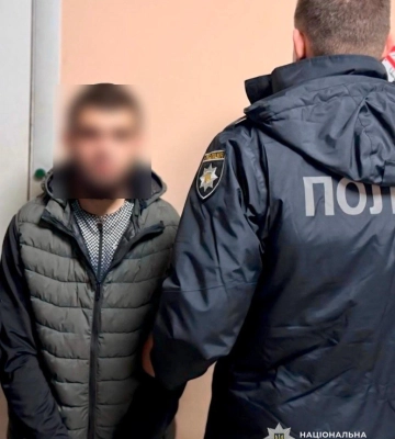 Носити золото — ризиковано: у Дніпрі на вулиці чоловік напав на перехожу