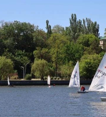 Миколаїв повертає вітрильну регату після початку війни