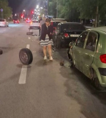 У Києві п’яний водій протаранив припарковані автомобілі 