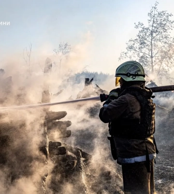 Через російські обстріли на Харківщині горять ліси, — ДСНС