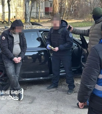 На Миколаївщині судитимуть чоловіка, який за 4500 доларів обіцяв &quot;відмазати&quot; від ТЦК