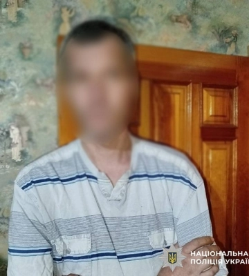 Помста за шум: у столиці затримали чоловіка, який скинув гранату на кришу авто