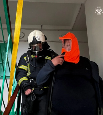 В Умані горів балкон багатоповерхівки. Господаря квартири врятували