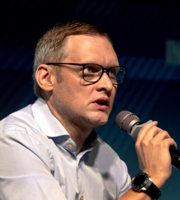 Залог 18 млн: экс-заместителя руководителя ОП Смирнова отправили под стражу
