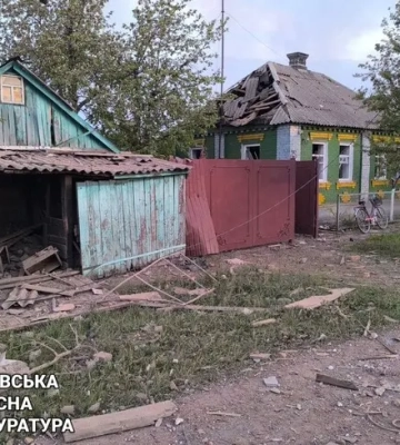Четверо людей постраждали внаслідок авіаудару по селищу Золочів на Харківщині