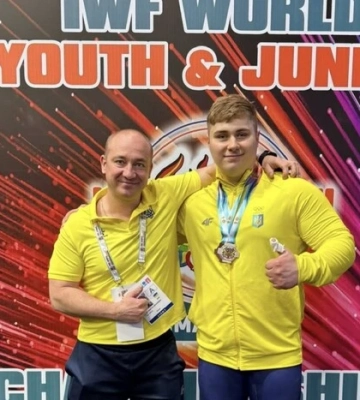 Чмих виборов дві нагороди чемпіонату світу з важкої атлетики серед молоді