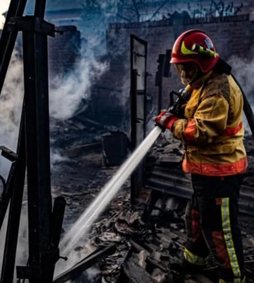 На околицях Ізюму – масштабна пожежа: детонують залишені ворогом боєприпаси