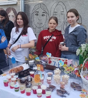 Ярмарок перемоги: франківський ліцей зібрав понад 200 тисяч гривень на допомогу ЗСУ