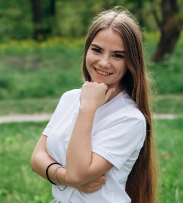 Олена з Черкас розповіла про прийомних батьків та їхню підтримку