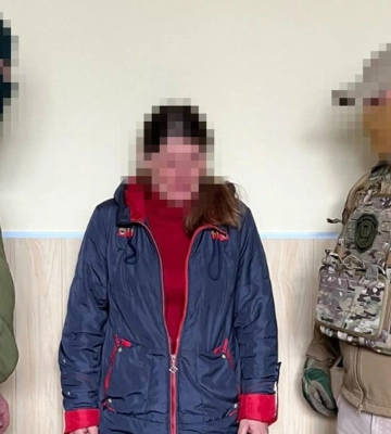 "Завербовали в ТіkТоk". СБУ задержала женщину, подозреваемую в корректировке огня по Мирнограду "Завербовали в ТіkТоk". СБУ задержала женщину, подозреваемую в корректировке огня по Мирнограду