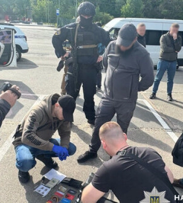 Вимагали $20 тисяч за фіктивний борг і викрали авто: на Київщині викрито злочинну групу, - Нацполіція. ФОТОрепортаж