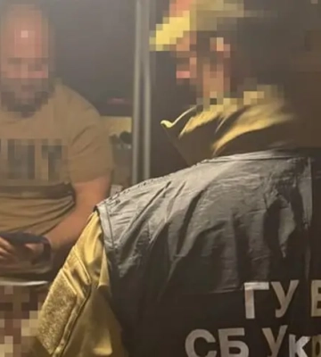 Вимагав «відкати» за нарахування фіктивних надбавок до бойових: на Донеччині затримали комбата