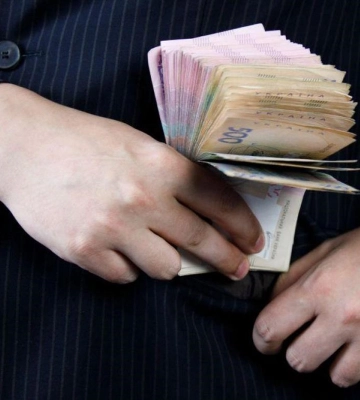 Украинцы задекларировали рекордные 326 млрд грн: количество миллионеров выросло