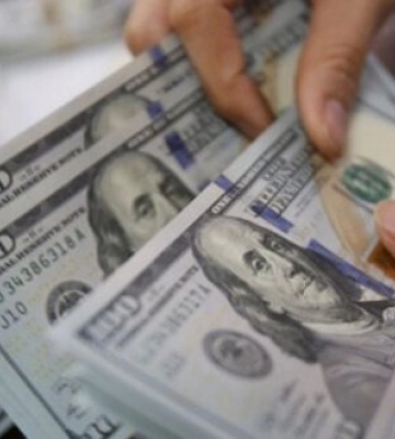 Українці продали готівкової валюти у квітні на рекордну суму від початку великої війни, – НБУ