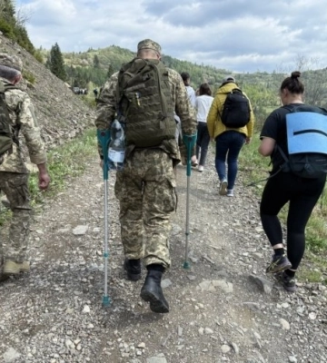На Львівщині для військовослужбовців та членів їхніх сімей організували сходження в гори