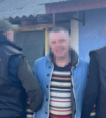Зброю надсилали поштою у Львів. Правоохоронці затримали підозрюваних