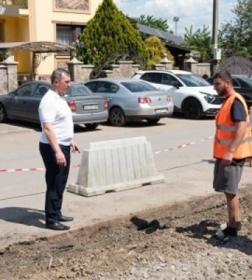 Ужгород оновлює інфраструктуру: ремонти доріг та прибудинкових територій
