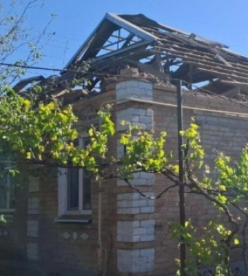 У Нікопольському районі через ворожі обстріли поранено три жінки