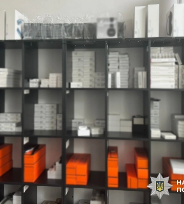 На Хмельниччині судитимуть організатора схеми продажу контрафактних гаджетів, - поліція