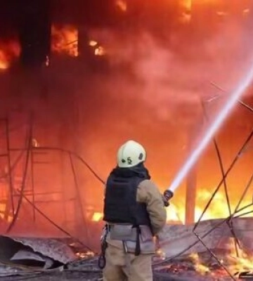 Наслідки масованої атаки на Харків: палає ринок &quot;Барабашово&quot;. ВІДЕО+ФОТОрепортаж