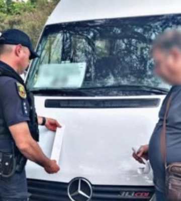 Community policing: патрульні Запоріжжя винесли постанову на водія громадського транспорту, який порушив ПДР