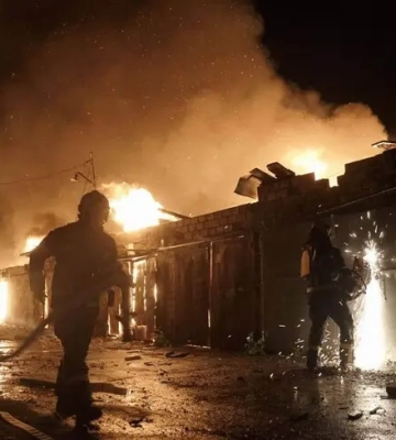 Масованим повітряним ударом по Києву росіяни вбили та поранили велику кількість людей, у ДСНС показали наслідки нападу