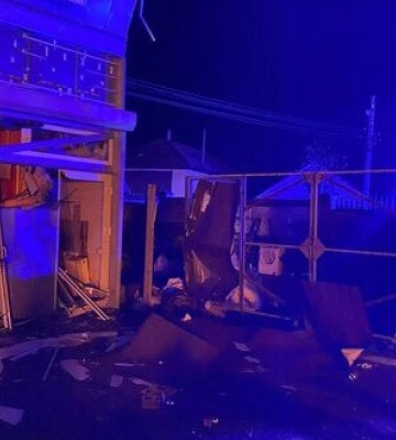 Атака рашистів на Київщину: 2 людини постраждали, пошкоджено житлові будинки, автомобілі, виникли пожежі. ФОТОрепортаж