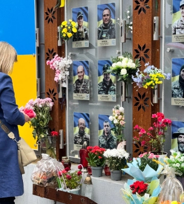 Посмертну нагороду хороброго захисника з Рівненщини, який пройшов пекло Соледару, вручили його удові