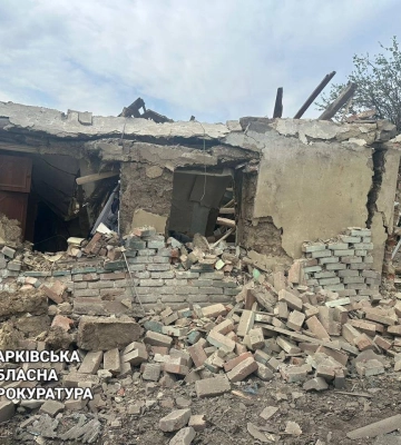 У Харкові комунальники усувають наслідки ранкової атаки окупантів