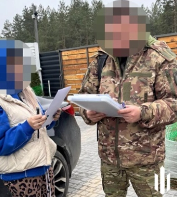 Командир частини незаконно виплатив підлеглій понад 800 тис &quot;бойових&quot;