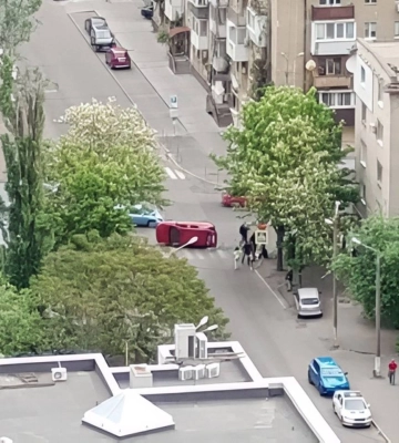 Від удару автівка перекинулась: у центрі Дніпра сталася потужна ДТП