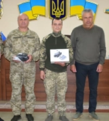 Куяльницька громада передала дрони бійцям 11-го мотопіхотного батальйону «Київська Русь»