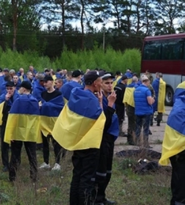На Волині звільнений з полону воїн одружився з коханою