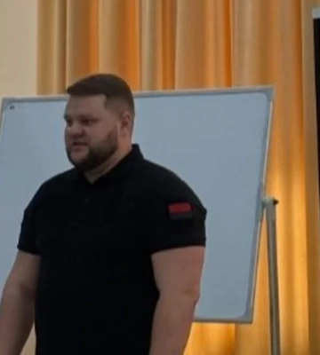 Журналіст заявив про погрози після публікації матеріалу про декларацію батька представника КМВА
