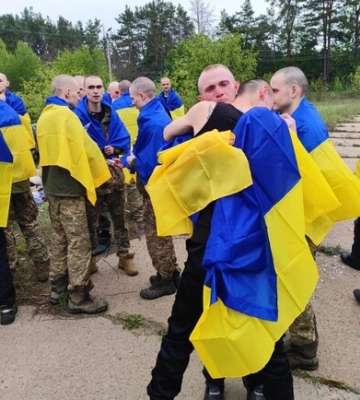 Україна повернула з полону 205 захисників: серед звільнених — оборонці Маріуполя і всієї лінії фронту