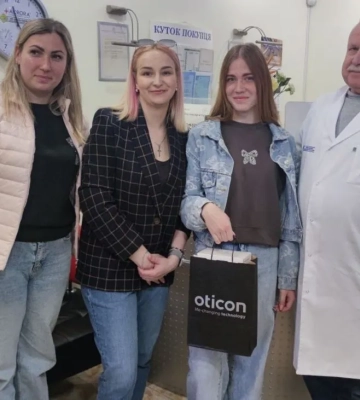 Можливість почути світ: 17-річна Таміла з Дніпра отримала слухові апарати завдяки Біржі Благодійності &quot;ДоброДій&quot;