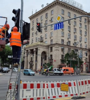 У Києві 7 травня на перехресті вулиць Хрещатик і Прорізна вимкнуть світлофори — у чому причина