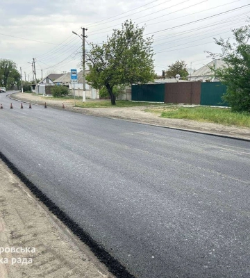 У Дніпрі триває ремонт дорожнього покриття на вулиці Передовій: коли завершать роботи