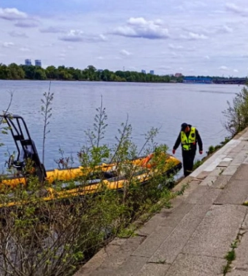 На Дніпропетровщині літня жінка намагалася на мосту вчинити самогубство