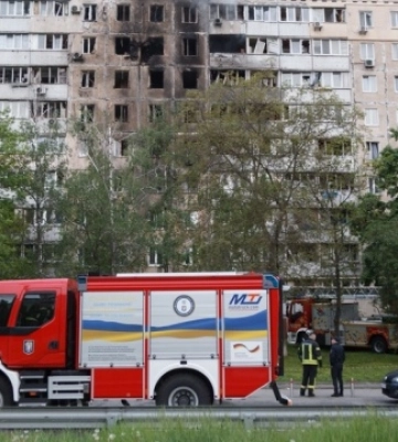 Внаслідок нічної атаки є влучання в трьох районах Києва - у ДСНС розповіли деталі