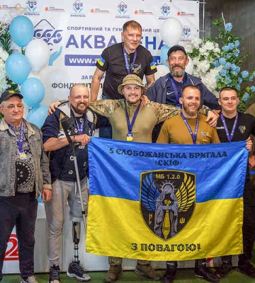 Слобожанские гвардейцы с последствиями серьезных ранений побеждали в соревнованиях по плаванию