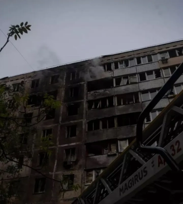 ДСНС повідомила про загиблих у Києві та показала фото наслідків обстрілу