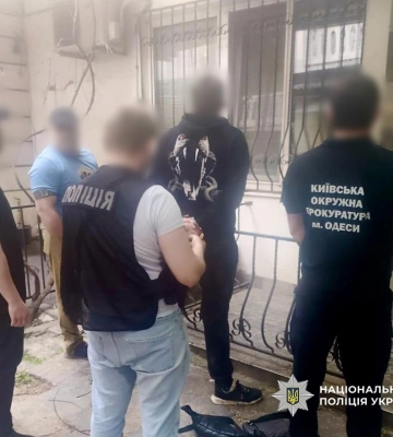 В Одесі затримані троє молодиків, які жорстоко вимагали неіснуючий борг у 22-річного містянина
