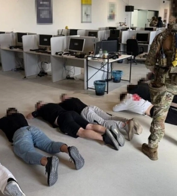 На Закарпатті викрили учасників шахрайського кол-центру, які ошукували громадян ЄС