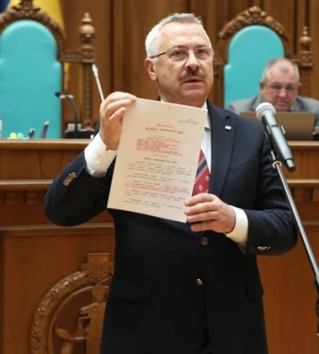 Експолітик та суддя Конституційного суду пішов працювати в університет Милованова Експолітик та суддя Конституційного суду пішов працювати в університет Милованова
