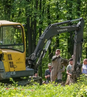 У Пужниках на Тернопільщині під час ексгумації знайшли останки 42 людей