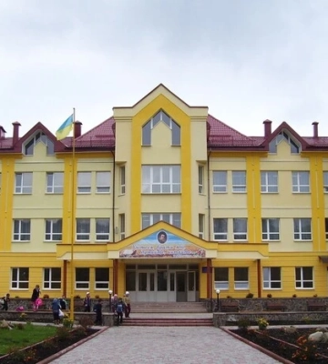 На Прикарпатті вчительку засуджено на 10 років за наркоторгівлю