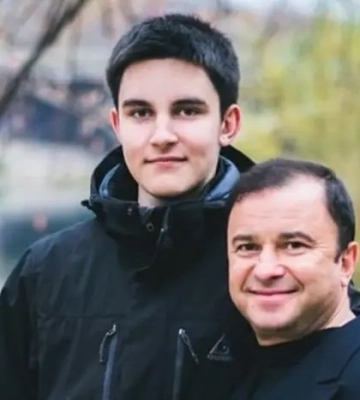«Біль не минає». Віктор Павлік щемливо звернувся до покійного сина