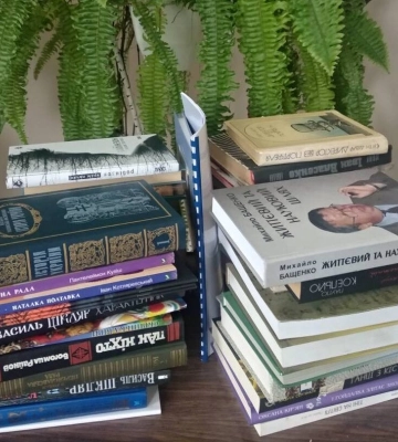 У Черкасах зібрали понад сто книг для захисників